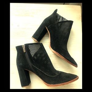 Vince Camuto sexy booties